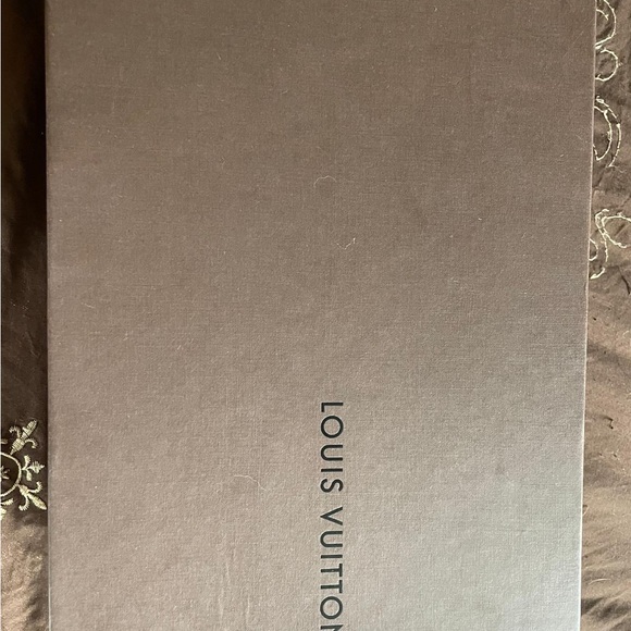 Louis Vuitton Lock pumps - Picture 5 of 5